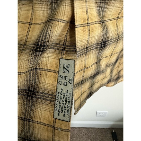 Cutter Buck Yellow Plaid Button Up Shirt Size Medium - Picture 4 of 5